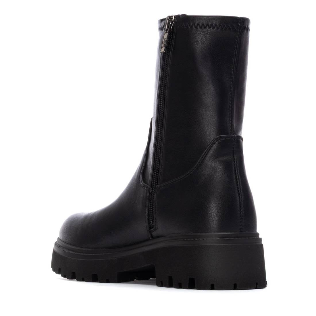 Botin de mujer plano Xti basic 13045701