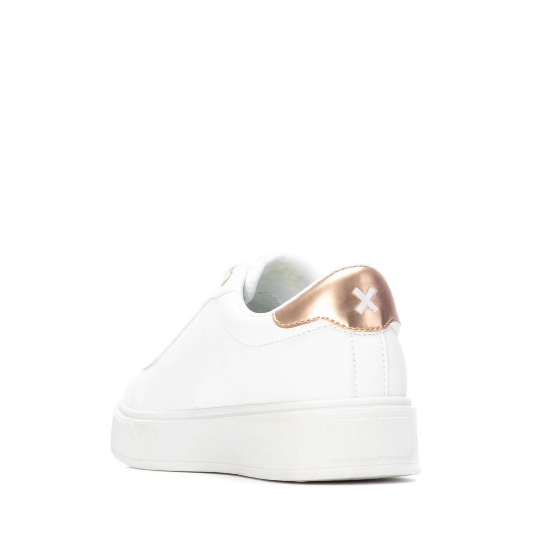Zapatilla de mujer plano Xti basic 13050201