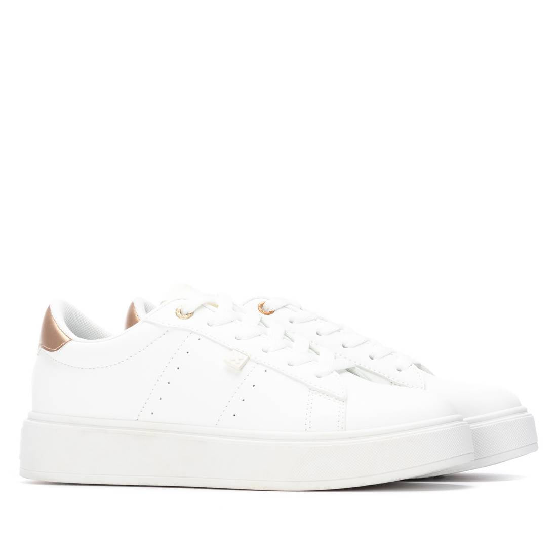 Zapatilla de mujer plano Xti basic 13050201