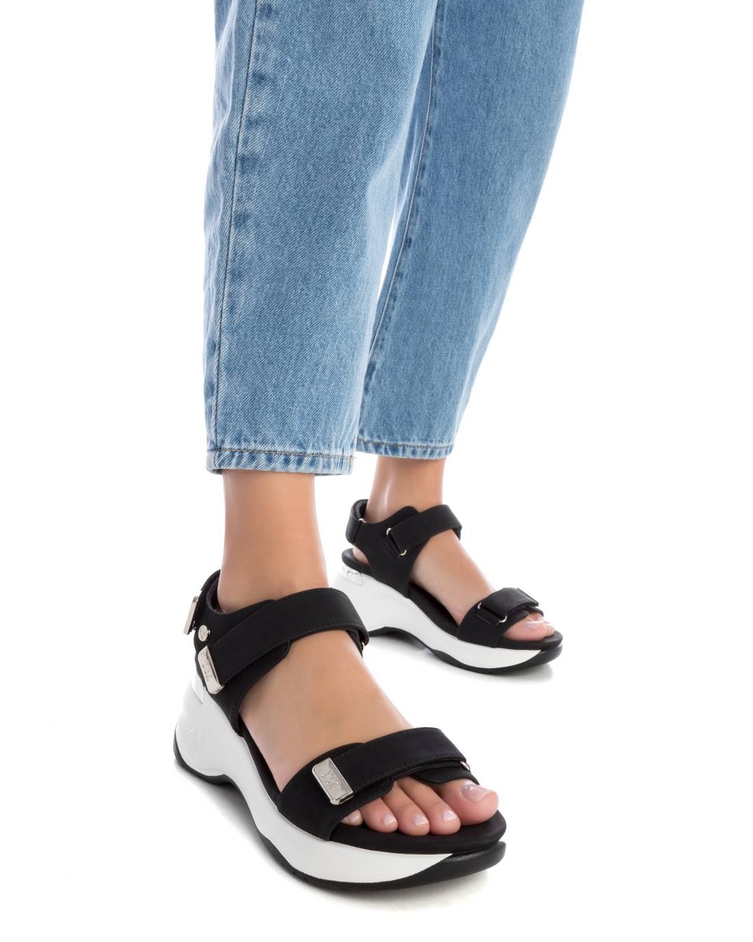 SANDALIA DE MUJER XTI 14282703