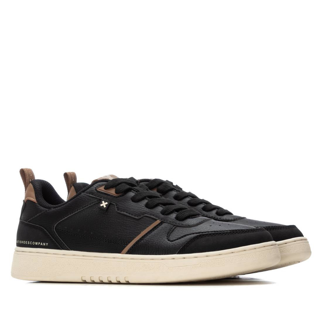 Zapatilla de hombre plano Xti 14417301