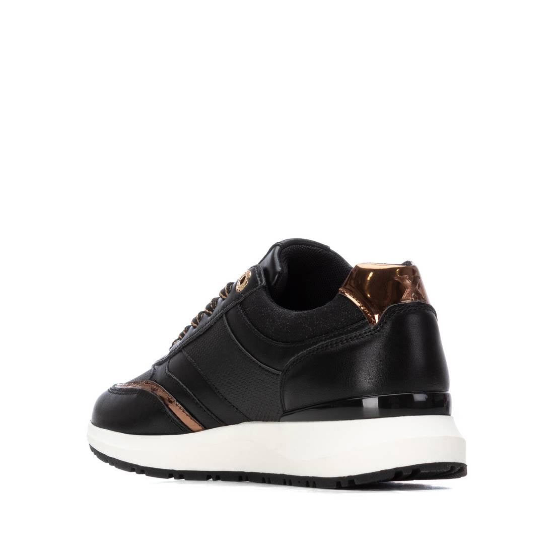 Zapatilla de mujer plano Xti 14418302