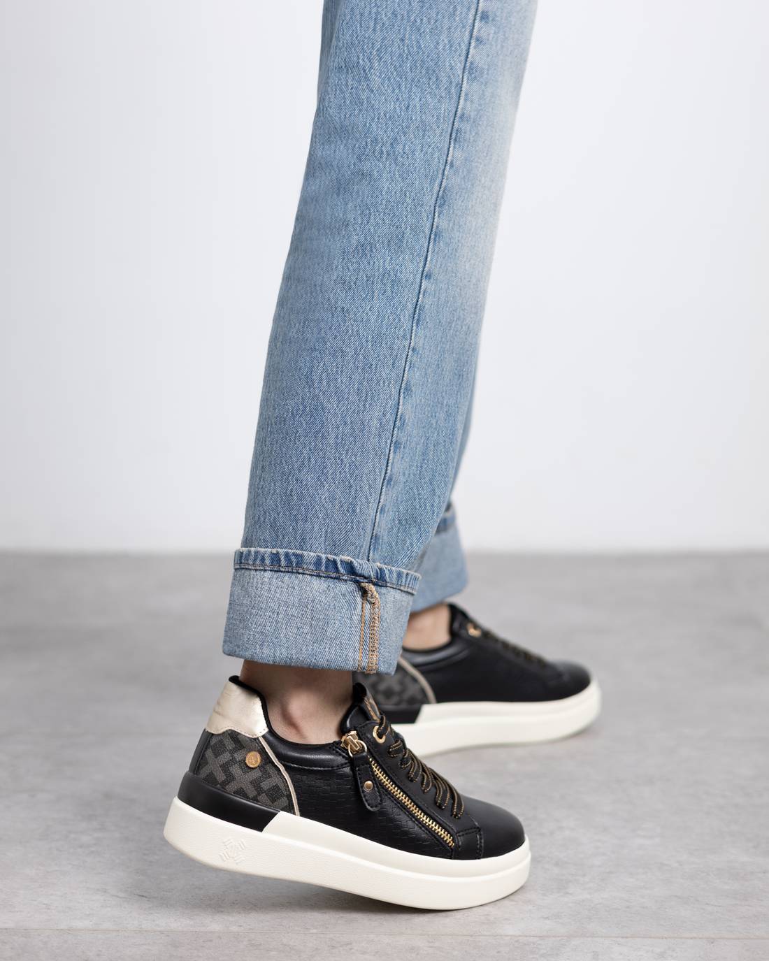 Zapatilla de mujer plano Xti 14423301