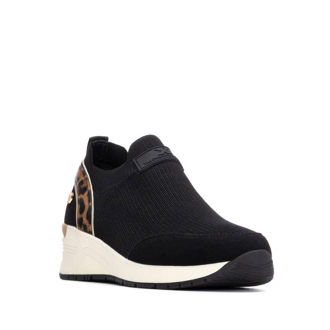 Zapatilla de mujer plano Xti 14437502