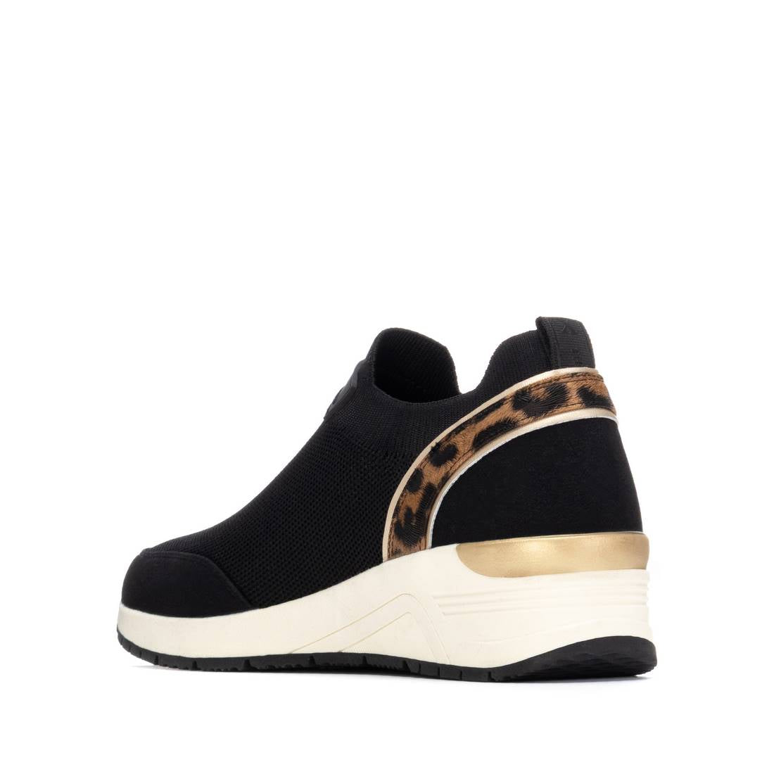 Zapatilla de mujer plano Xti 14437502