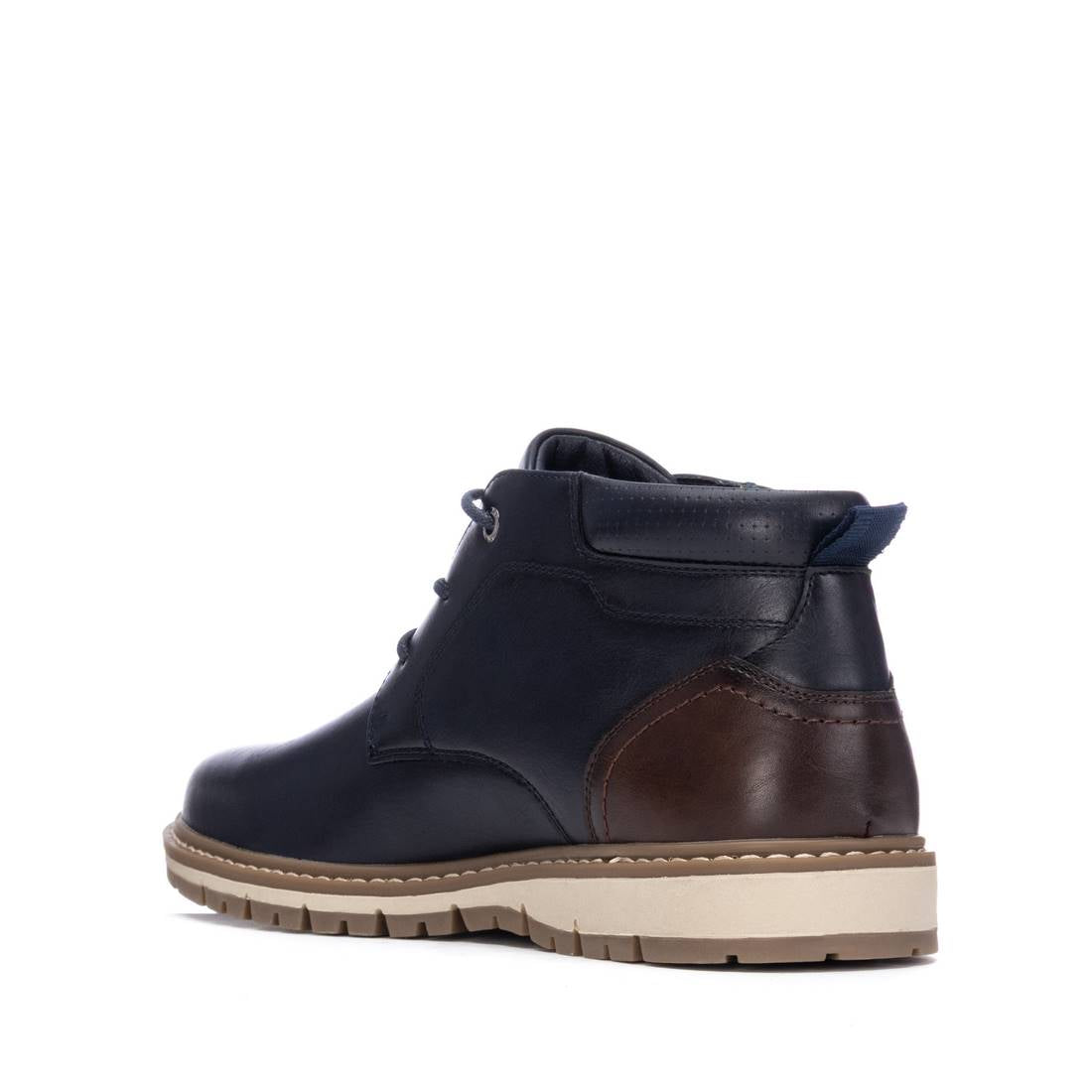 Botin de hombre plano Xti 14451202
