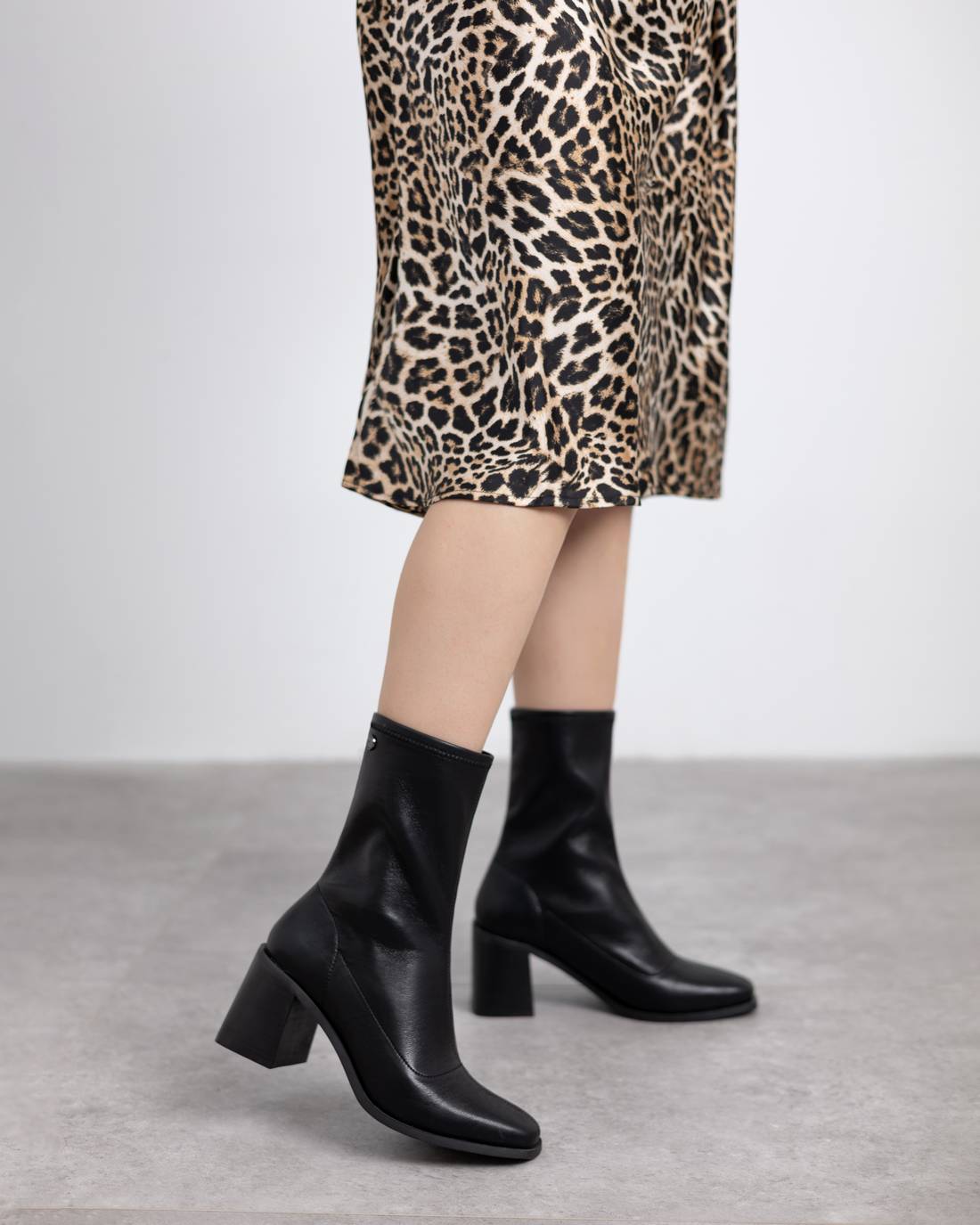 WOMEN'S ANKLE BOOT XTI 14471401