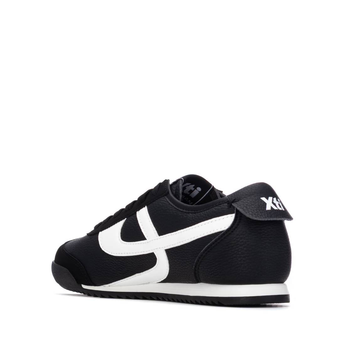 Zapatilla de mujer plano Xti 14500801