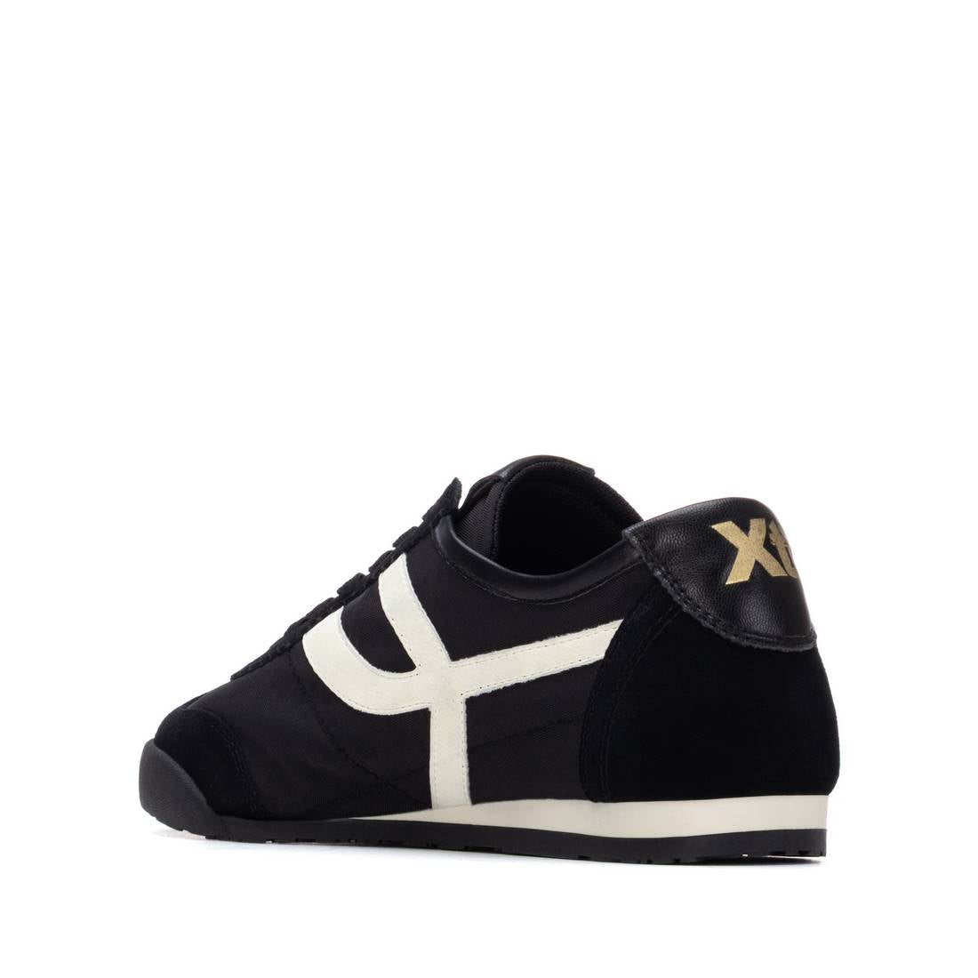 Zapatilla de mujer plano Xti 14521810