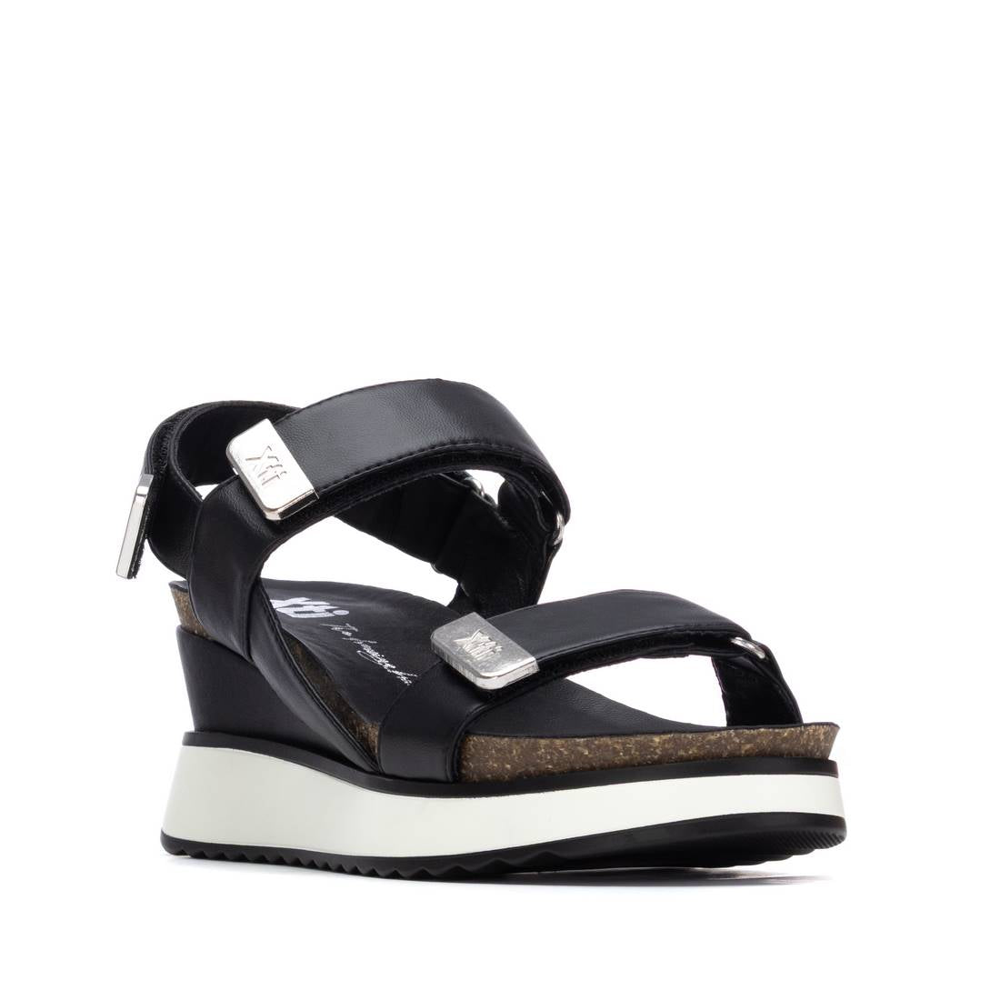 Sandalia de mujer con cuña Xti 14525403