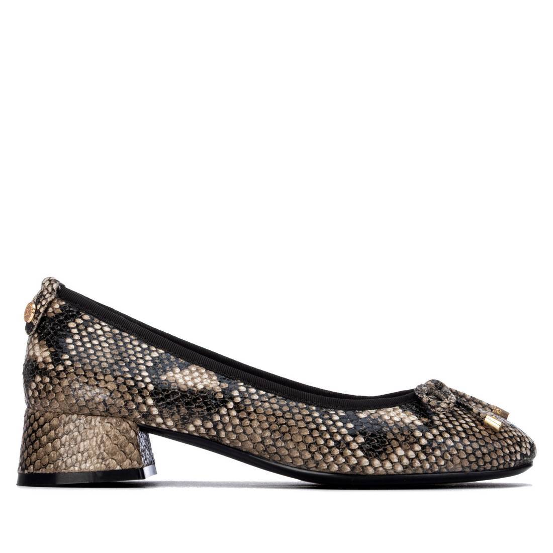 Zapato de mujer con tacón Xti 14637801