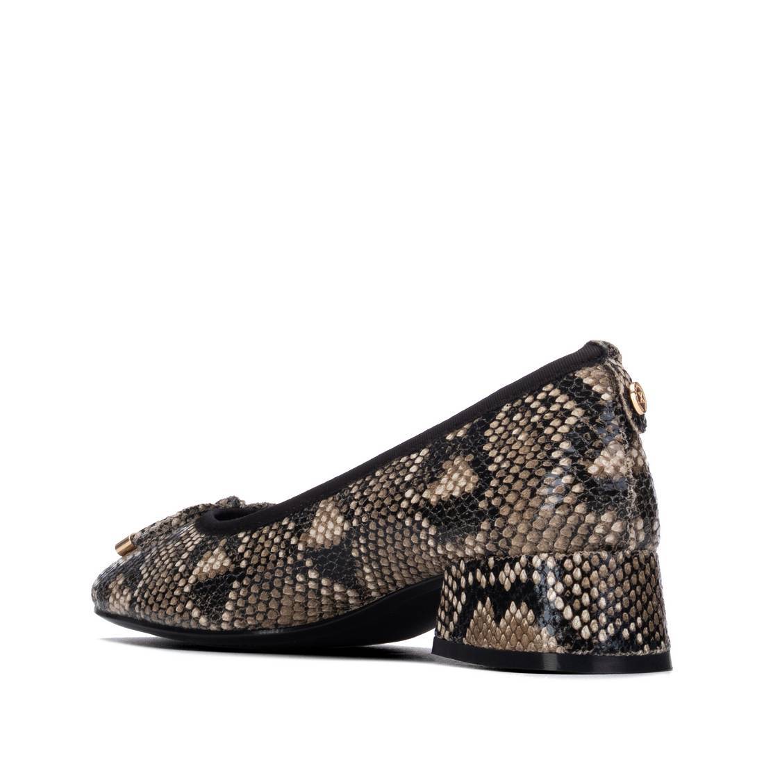 Zapato de mujer con tacón Xti 14637801