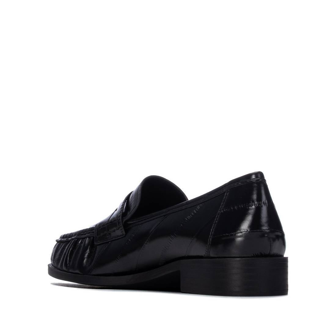 Zapato de mujer plano Xti 14643001