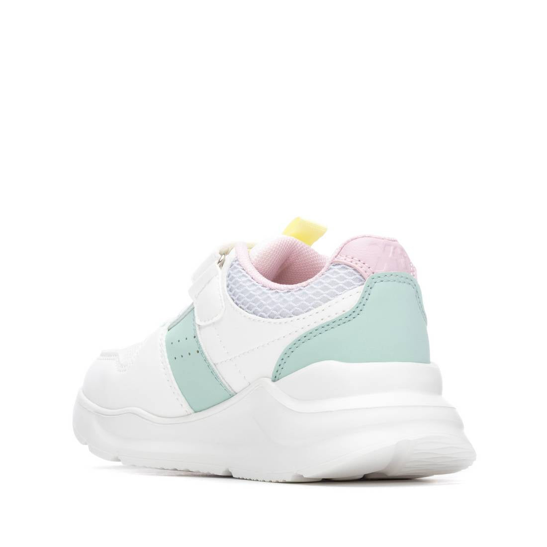 Zapatilla de niña plano Xti kids 15300904