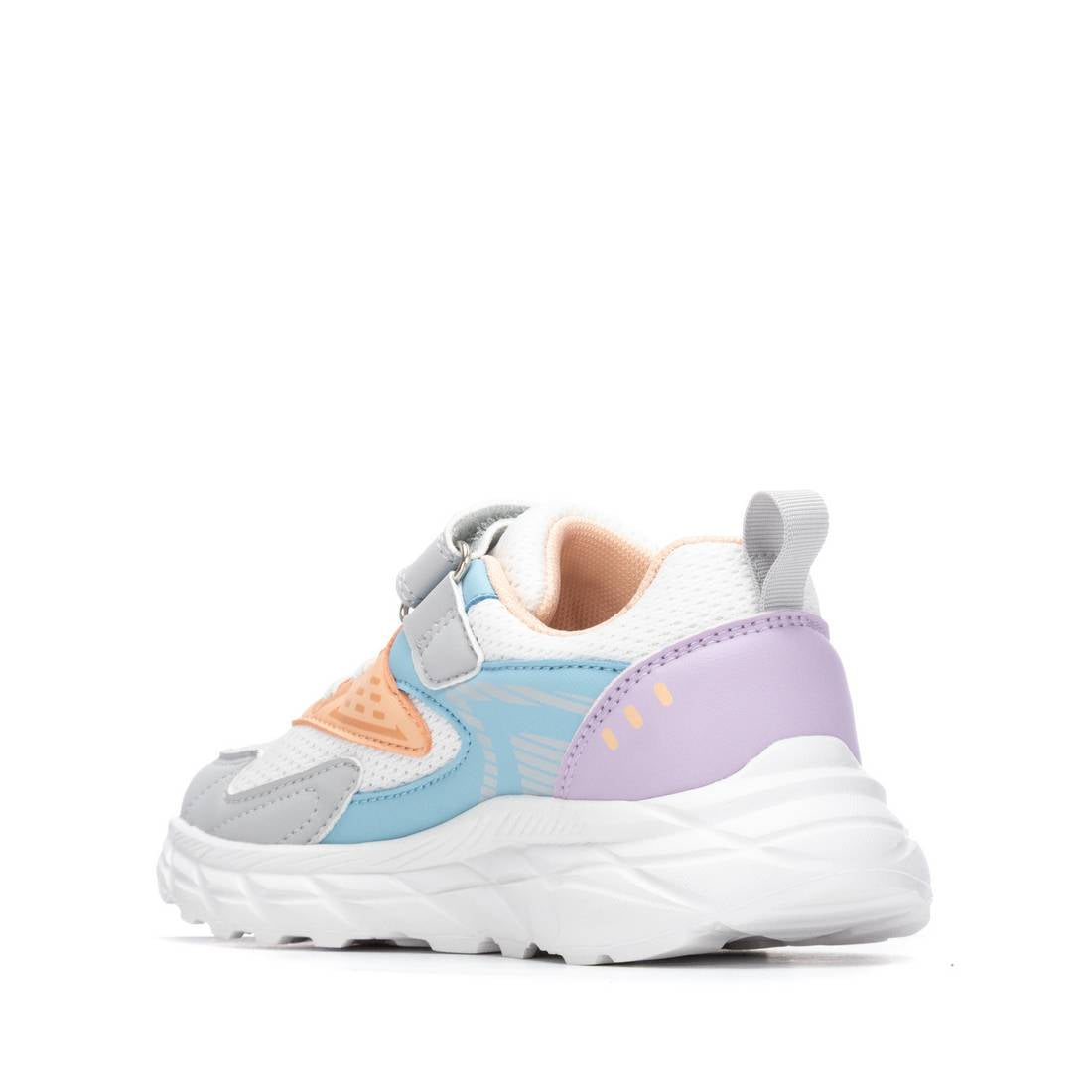 Zapatilla de niña plano Xti kids 15307103