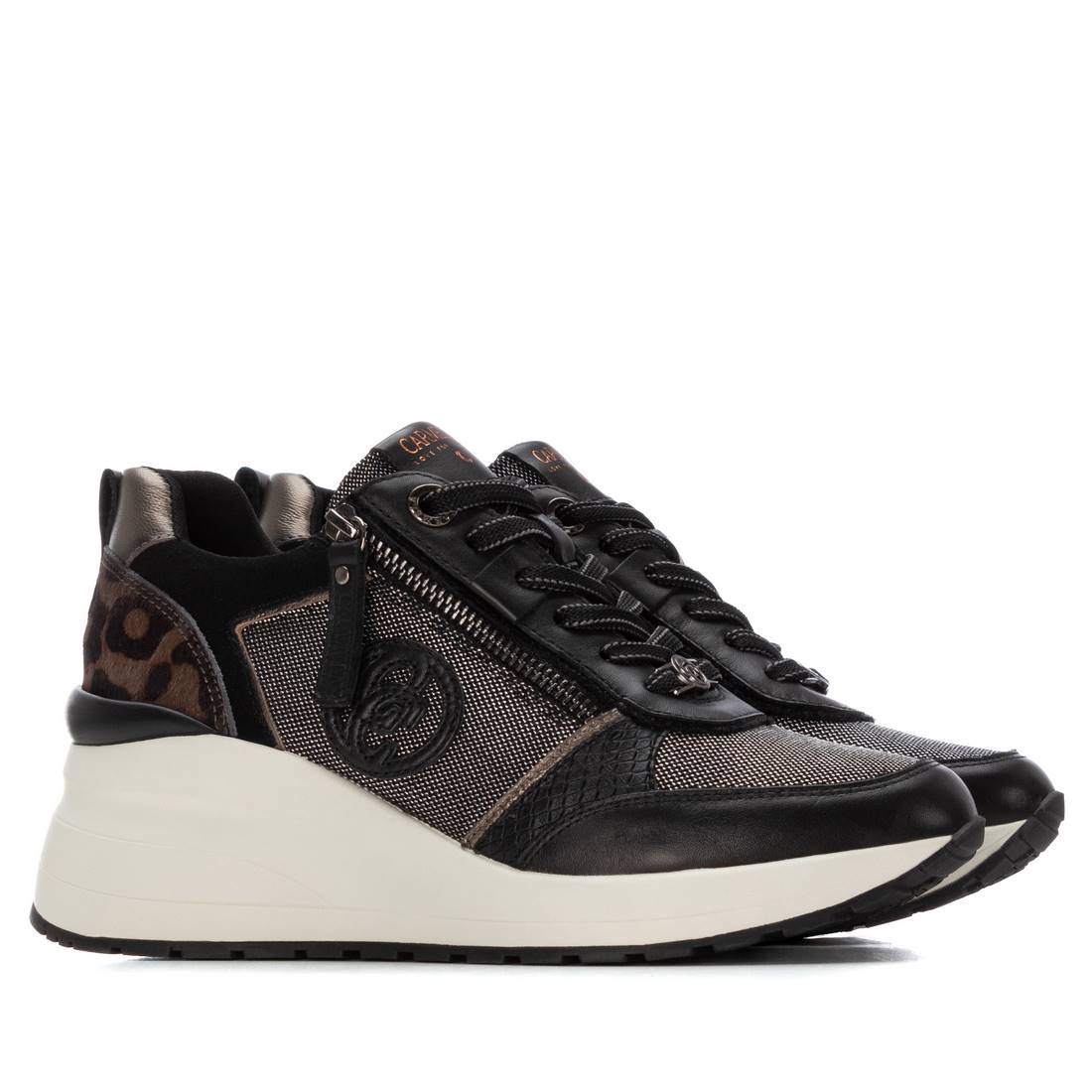 Zapatilla de mujer con cuña Carmela 16252101