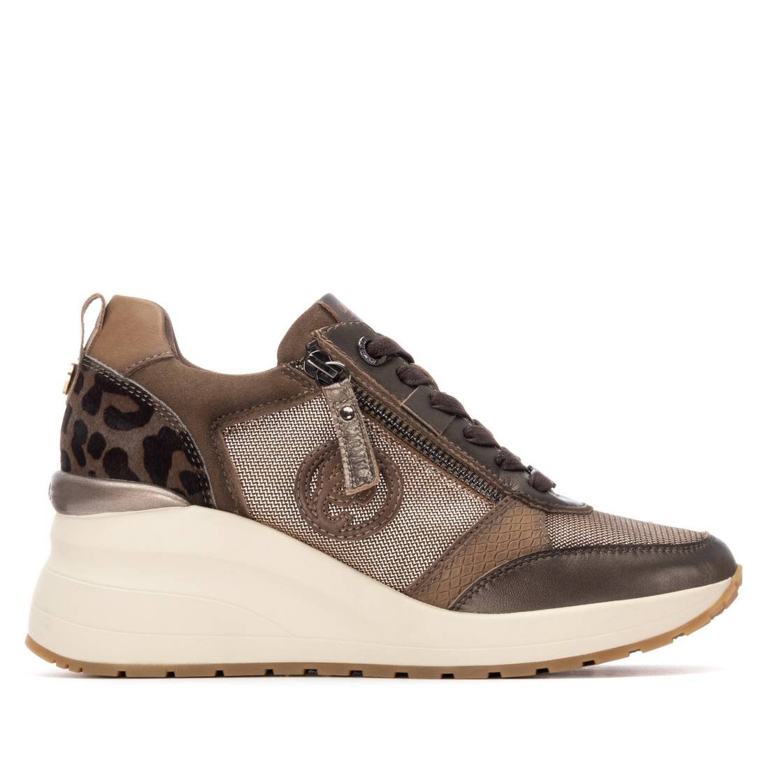 Zapatilla de mujer con cuña Carmela 16252103