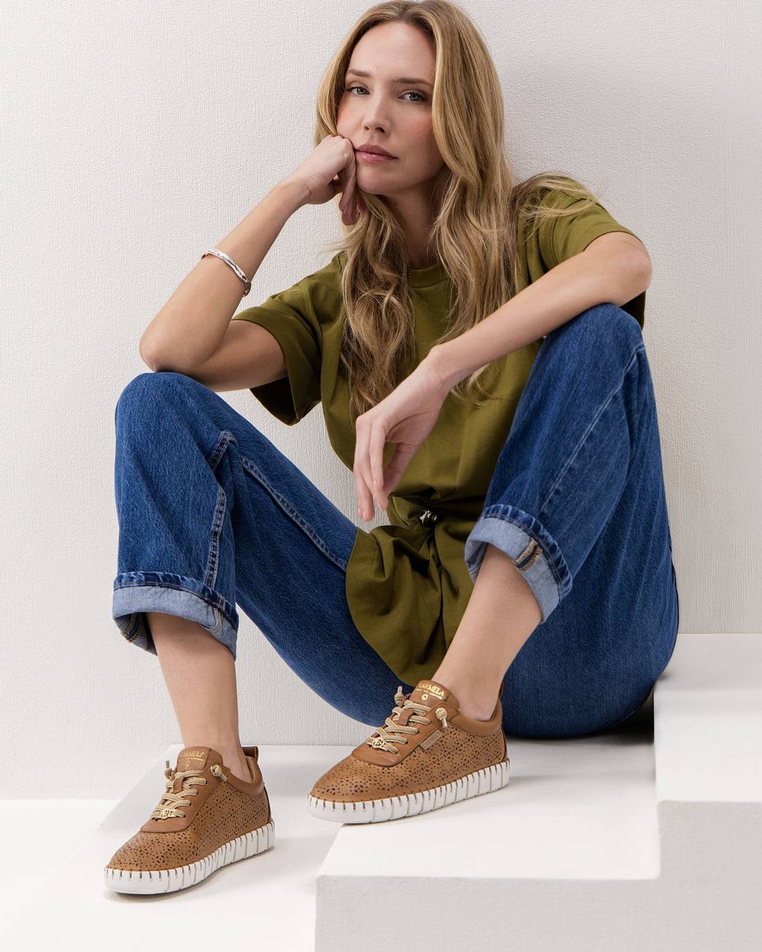 Zapatilla de mujer plano Carmela 16309904