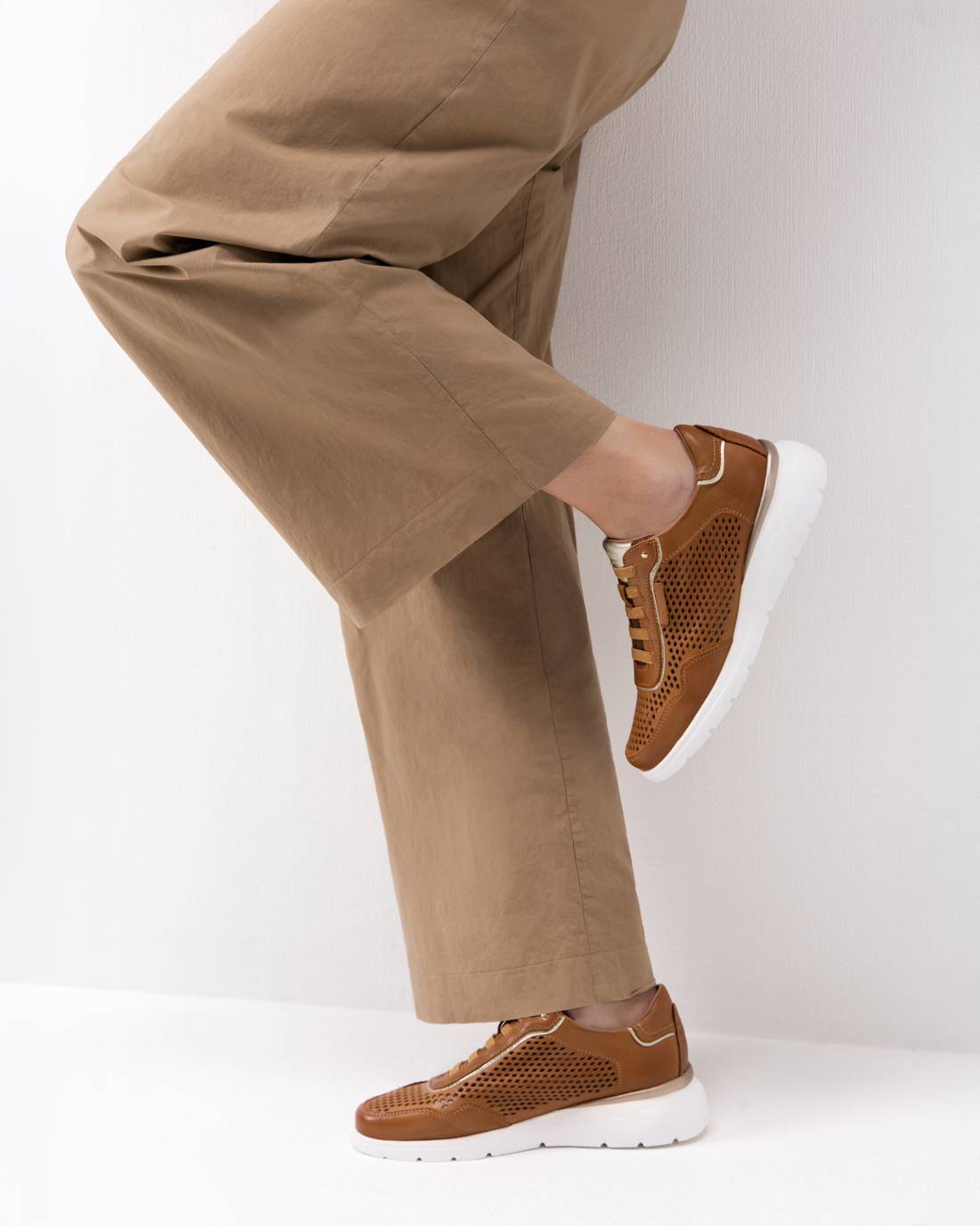 WOMEN'S SNEAKER CARMELA 16321101