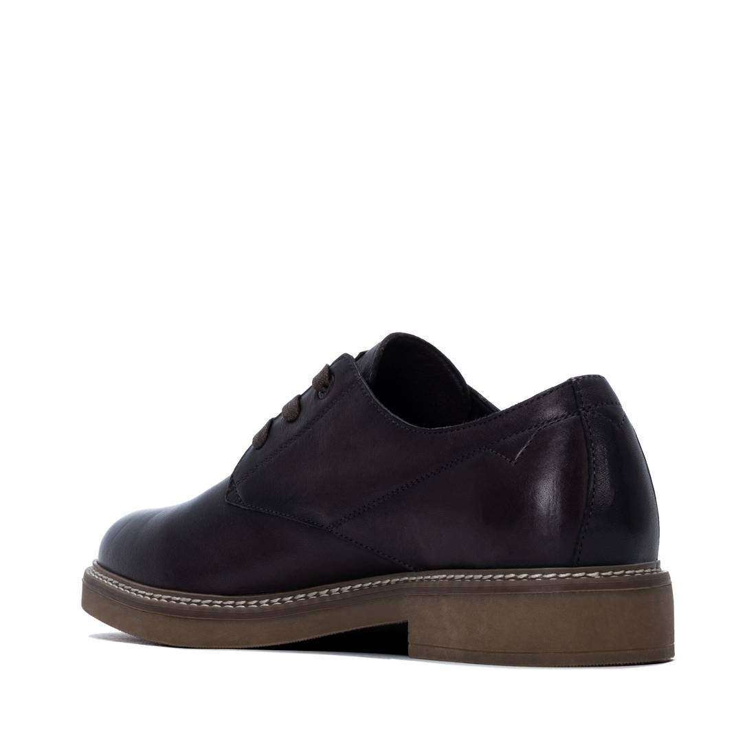 Zapato de hombre plano Carmela 16420002