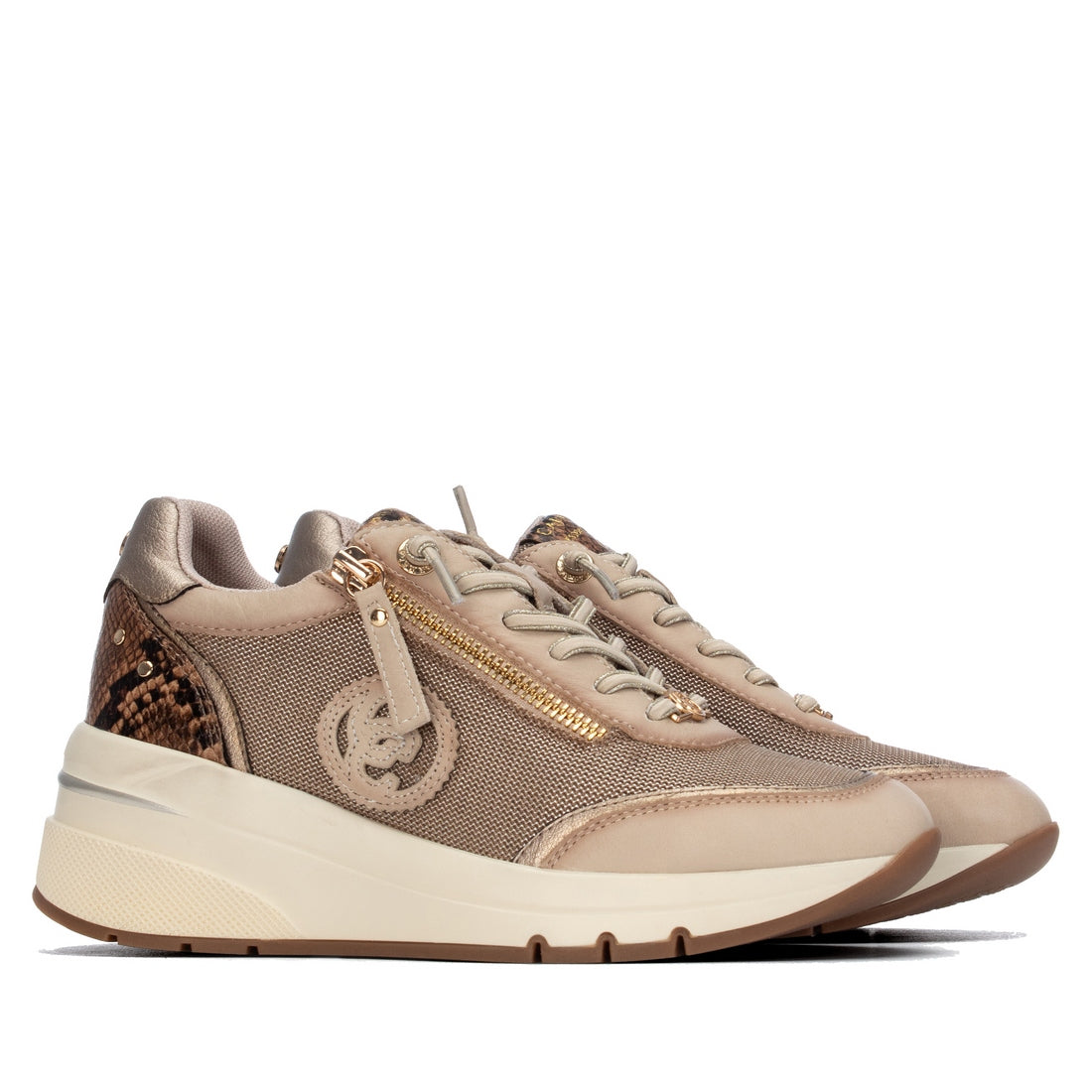 Zapatilla de mujer con cuña Carmela 16422801