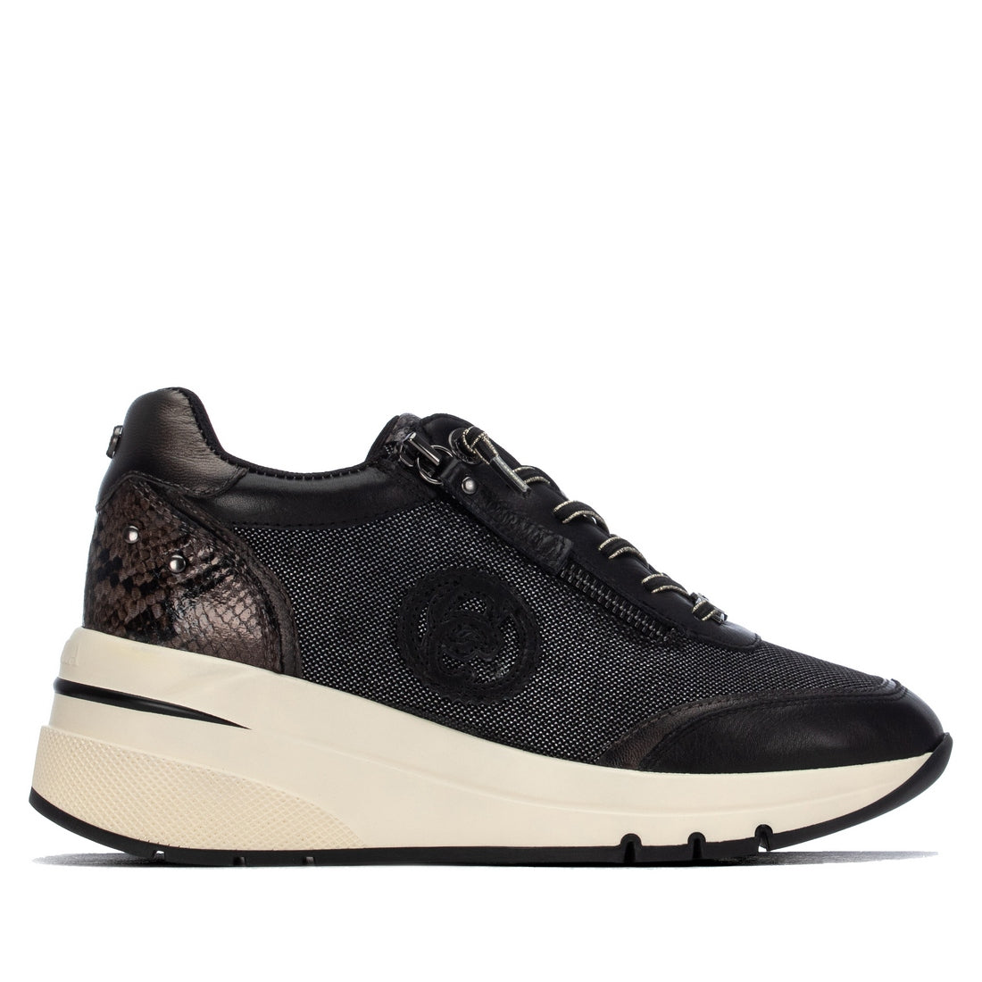 Zapatilla de mujer con cuña Carmela 16422802