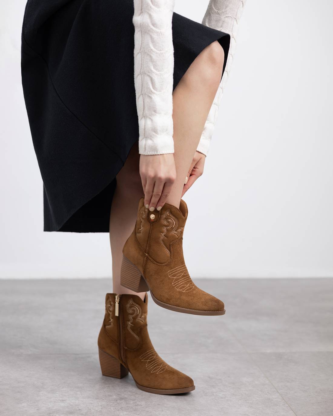 WOMEN'S ANKLE BOOT REFRESH 17301401