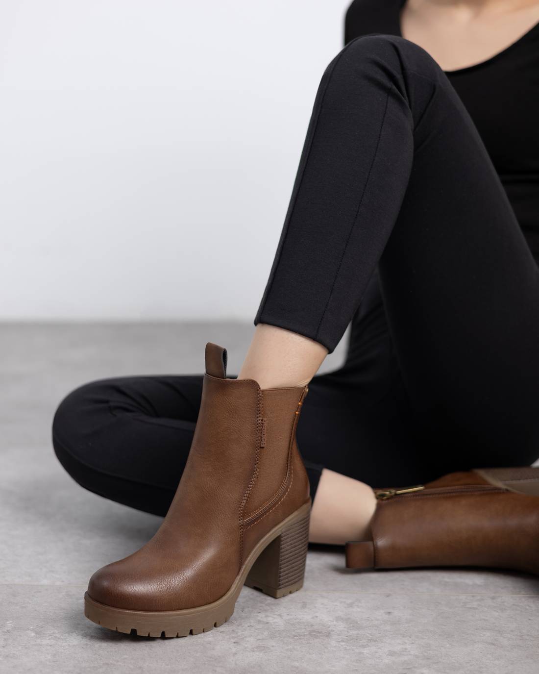 WOMEN'S ANKLE BOOT REFRESH 17320002