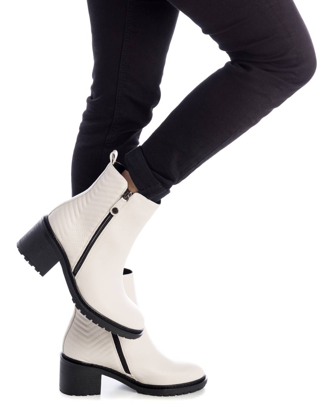 WOMEN'S ANKLE BOOT XTI 04336002