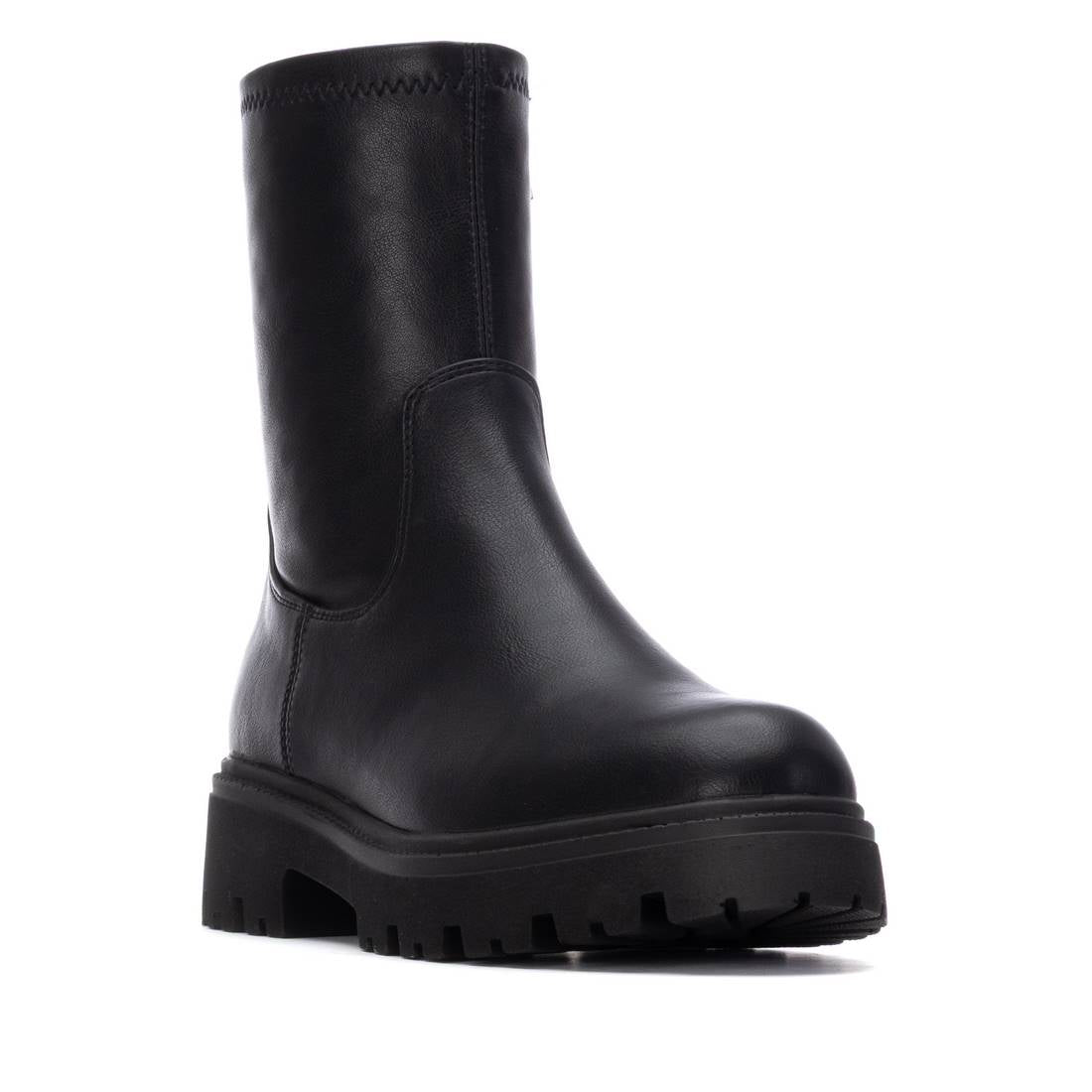 Botin de mujer plano Xti basic 13045701