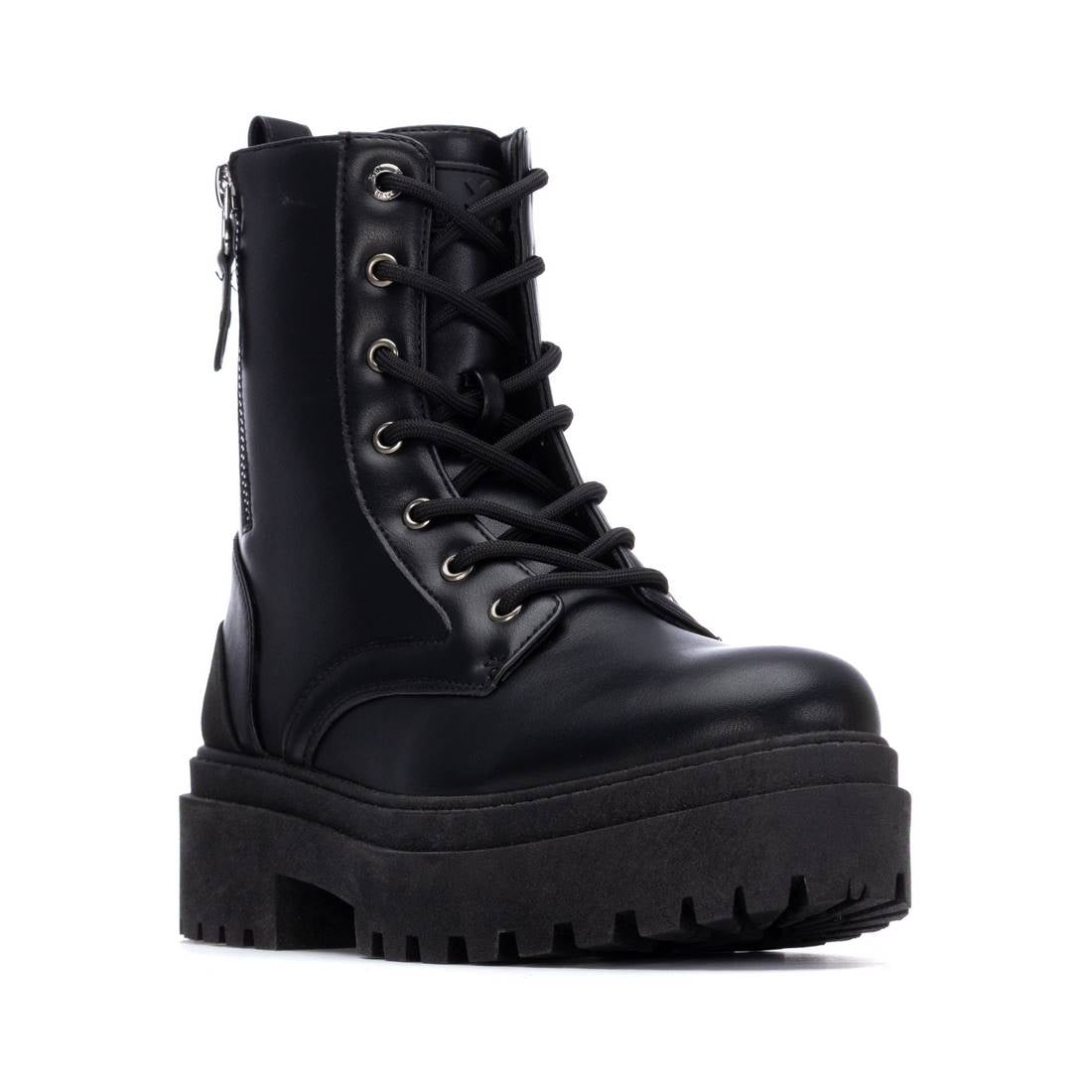 Botin de mujer plano Xti basic 13045901