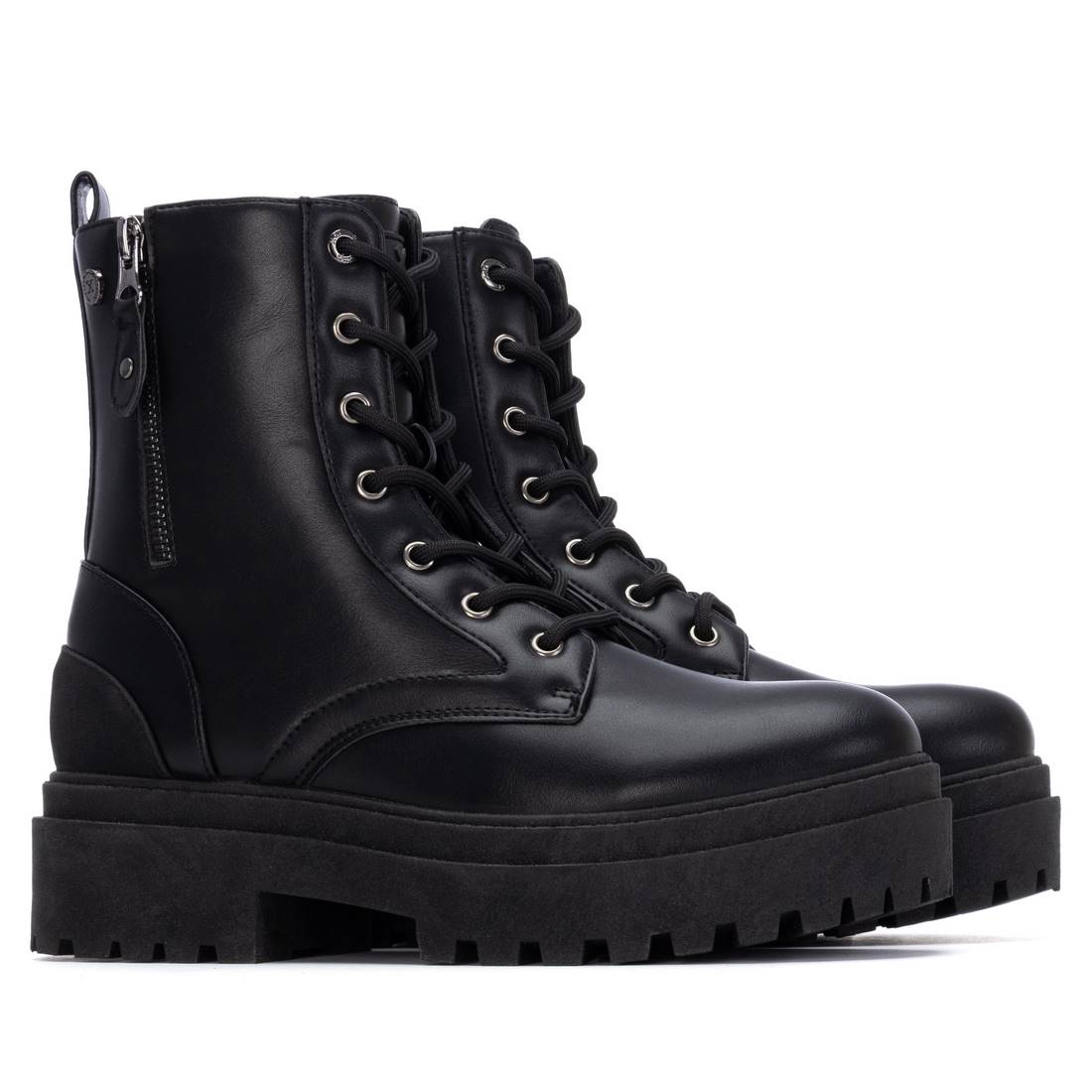 Botin de mujer plano Xti basic 13045901