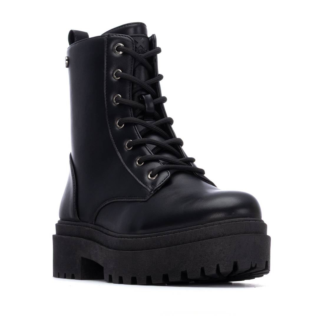 Botin de mujer plano Xti basic 13046001