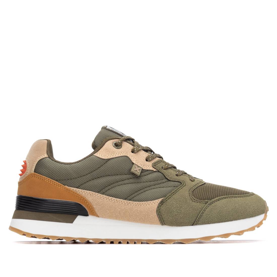 Zapatilla de hombre plano Xti basic 13048401