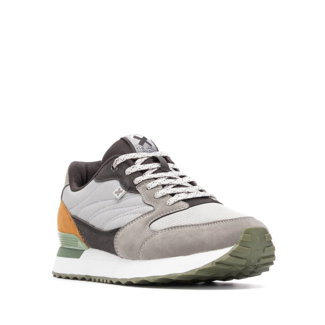 Zapatilla de hombre plano Xti basic 13048402