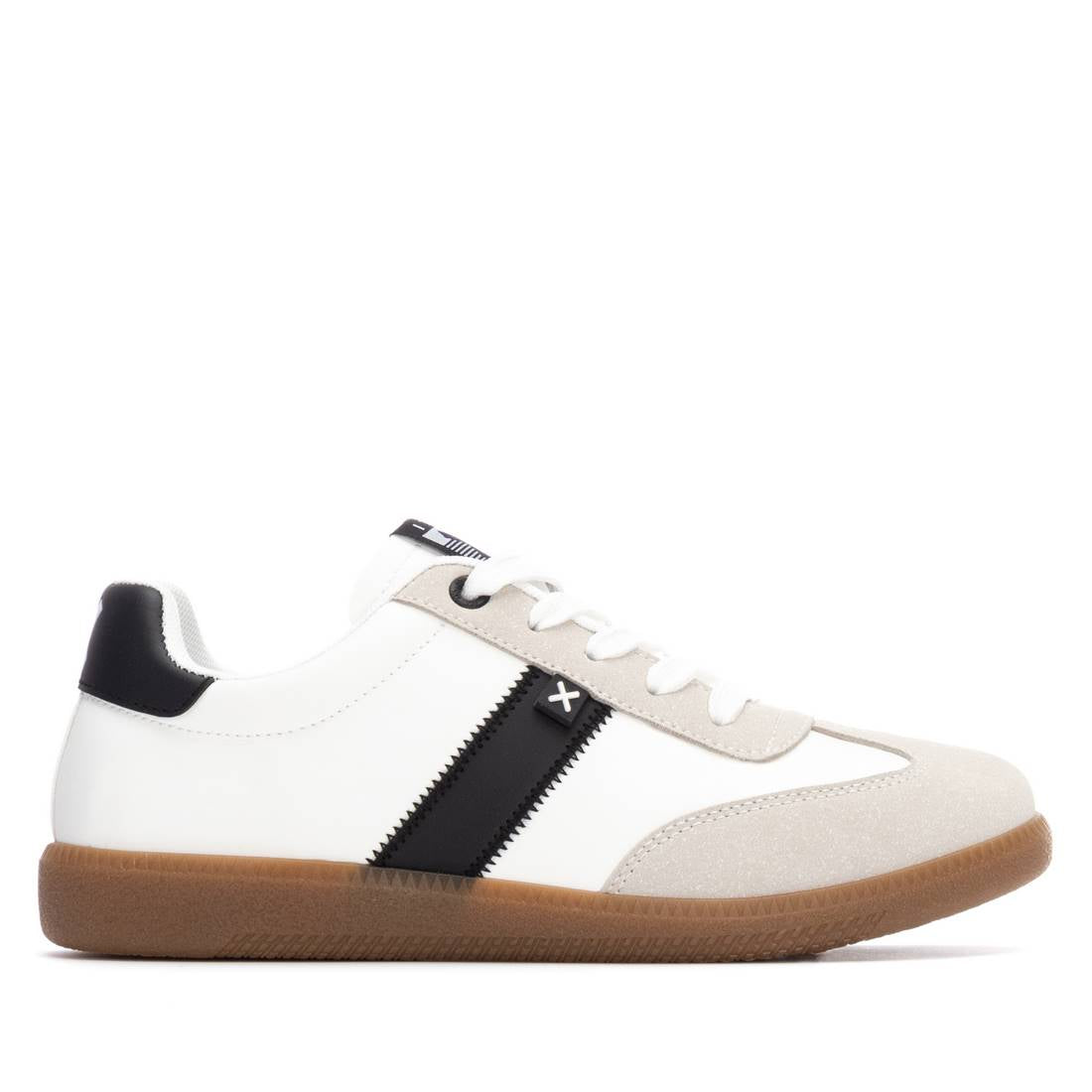 Zapatilla de mujer plano Xti basic 13049301