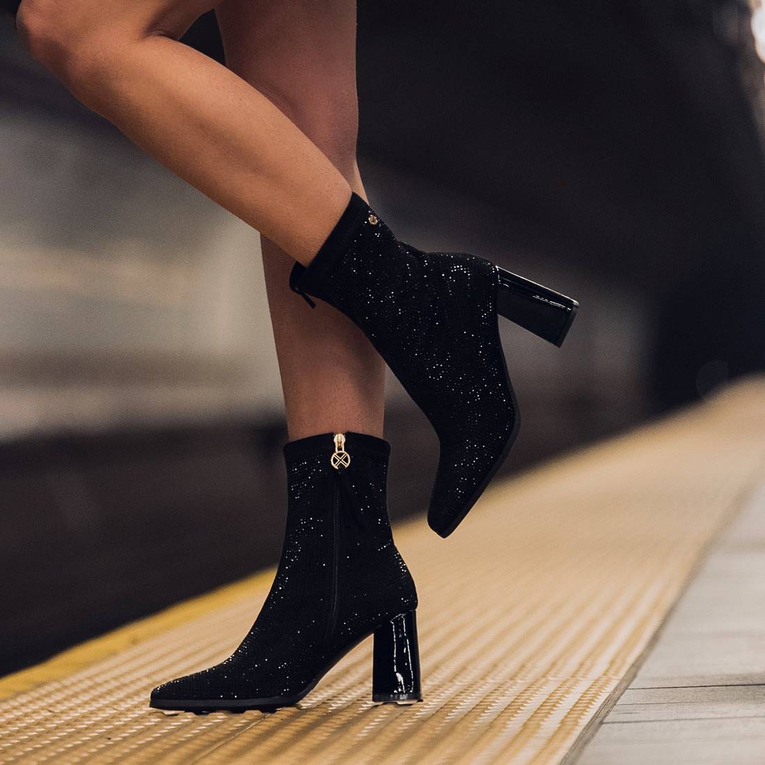 WOMEN'S ANKLE BOOT XTI 14204701