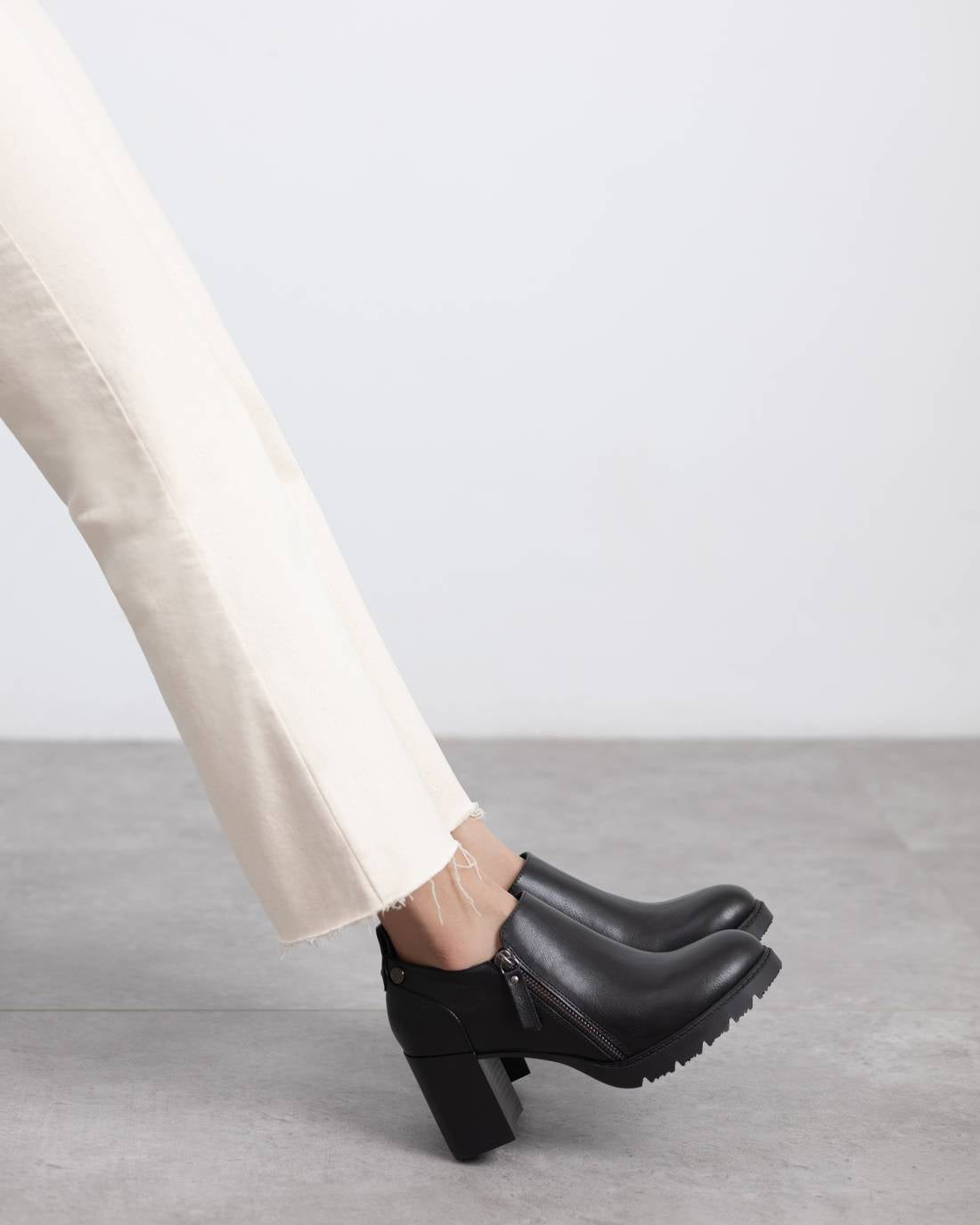 WOMEN'S SHOE XTI 14430101