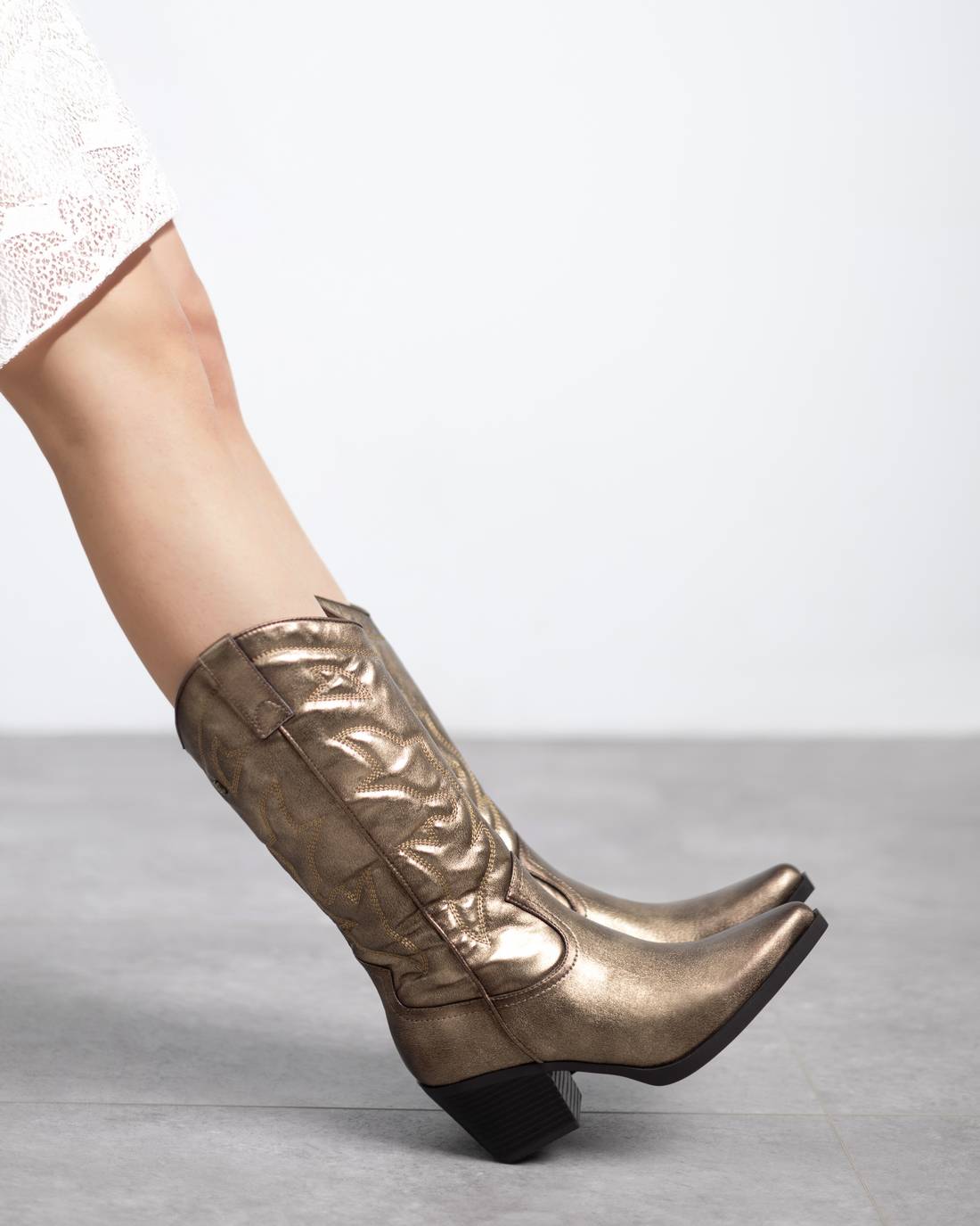 Bota de mujer con tacón Xti 14430602