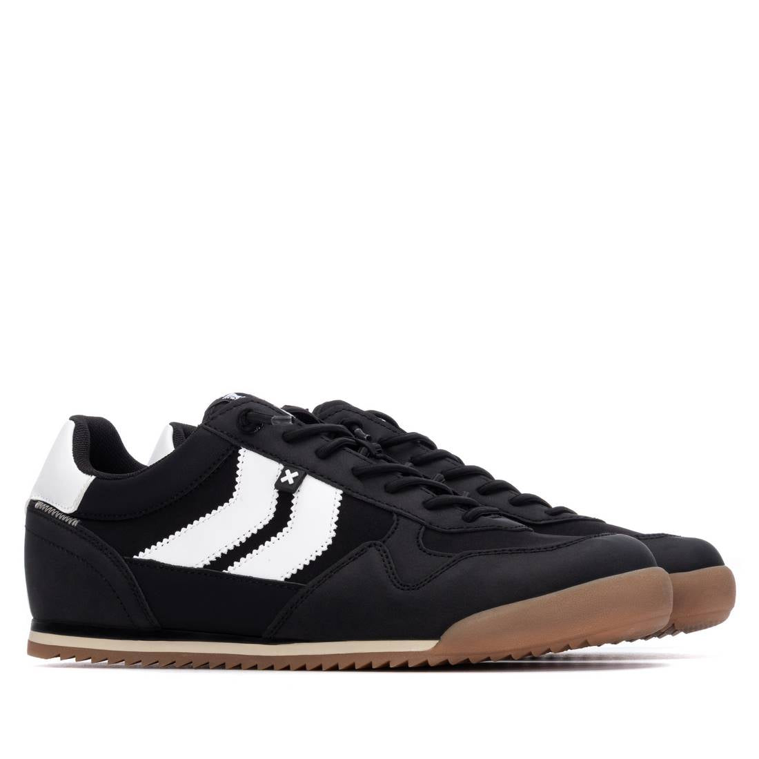 Zapatilla de hombre plano Xti 14434703