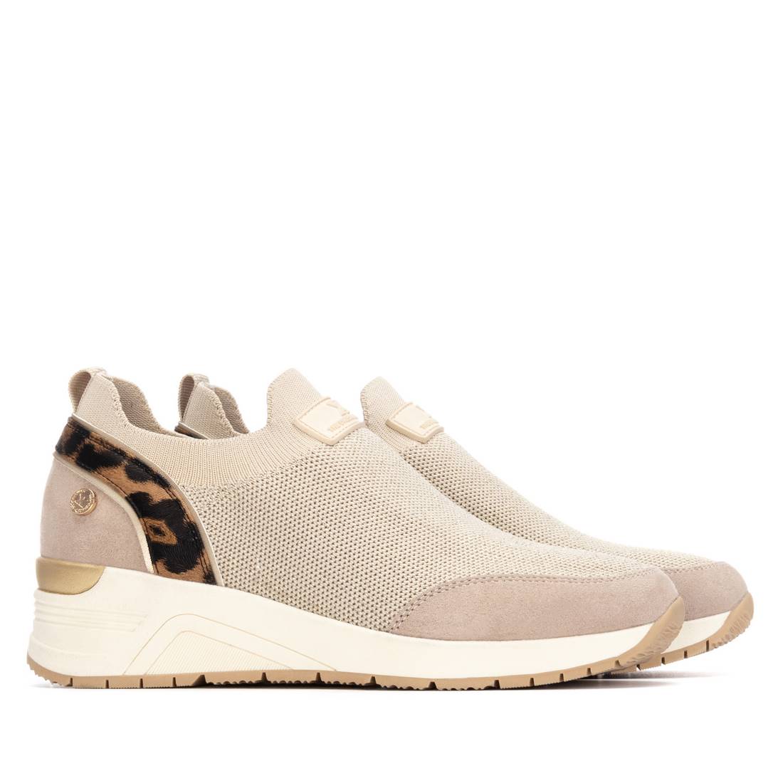 Zapatilla de mujer plano Xti 14437501