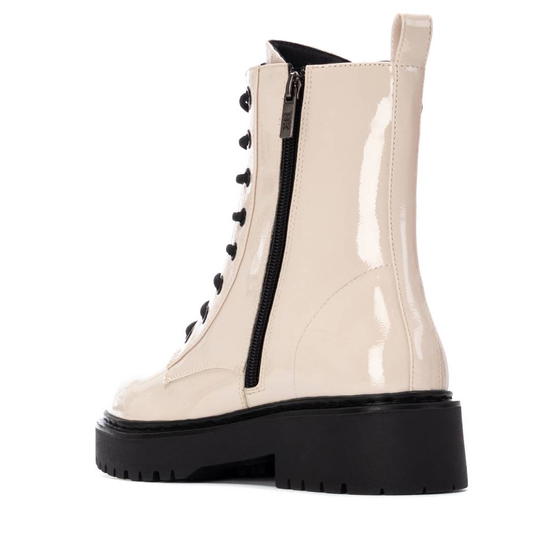 Botin de mujer plano Xti 14439002