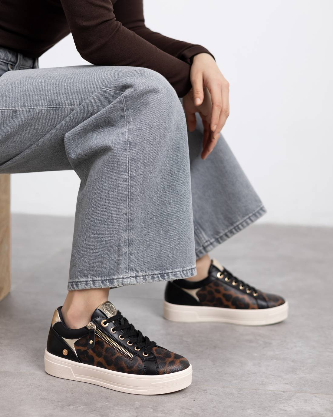 Zapatilla de mujer plano Xti 14441401
