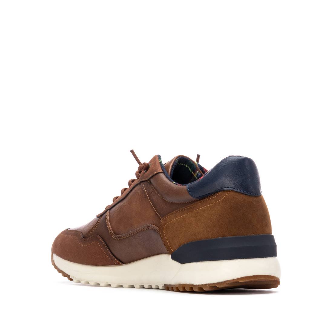 Zapatilla de hombre plano Xti 14450803