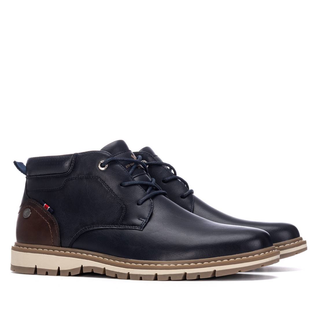 Botin de hombre plano Xti 14451202