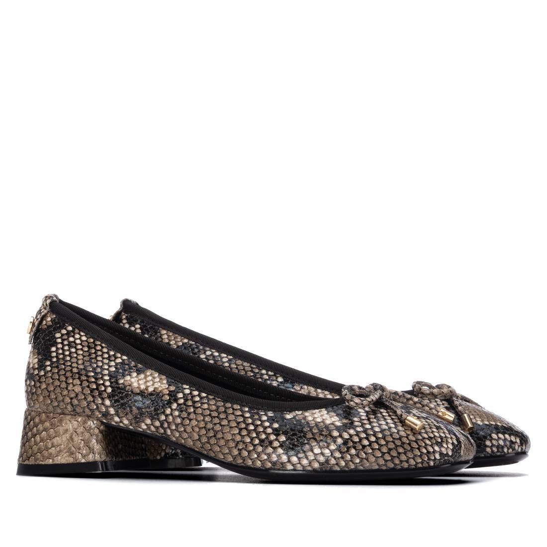 Zapato de mujer con tacón Xti 14637801
