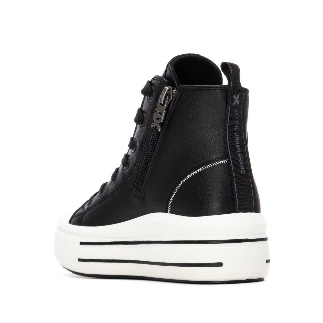 Zapatilla de niña plano Xti kids 15129701