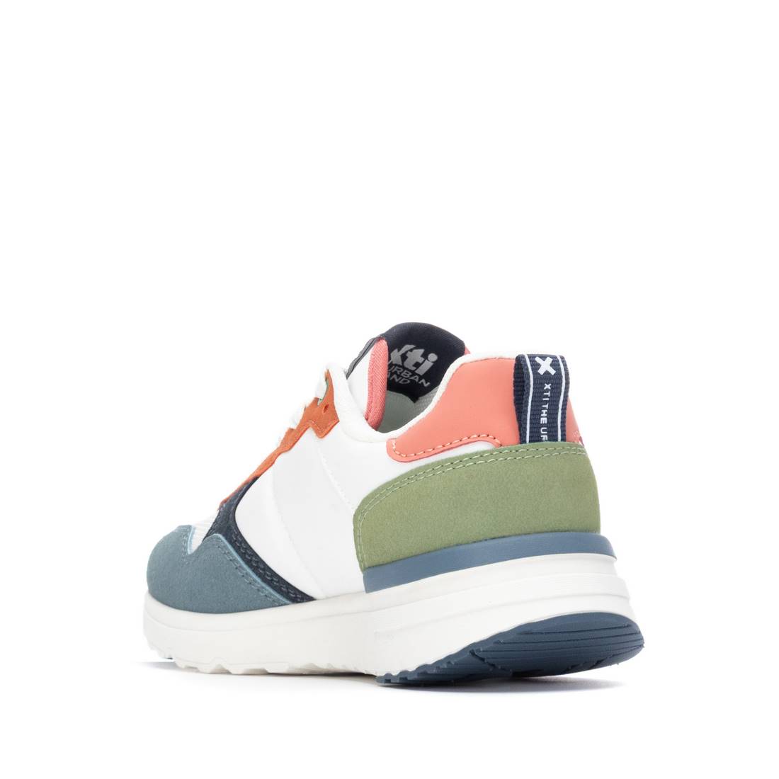 Zapatilla de niña plano Xti kids 15131802