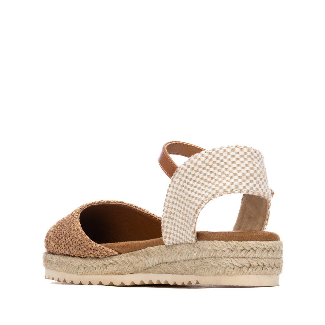 Sandalia de niña plano Xti kids 15309202