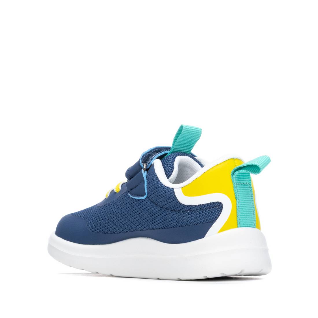 Zapatilla de niña plano Xti kids 15311601